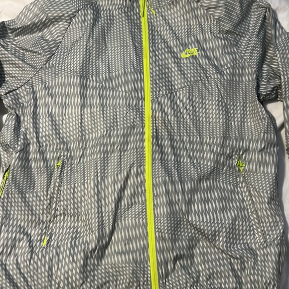 Nike lightweight windbreaker 644127-100 - Picture 2 of 4